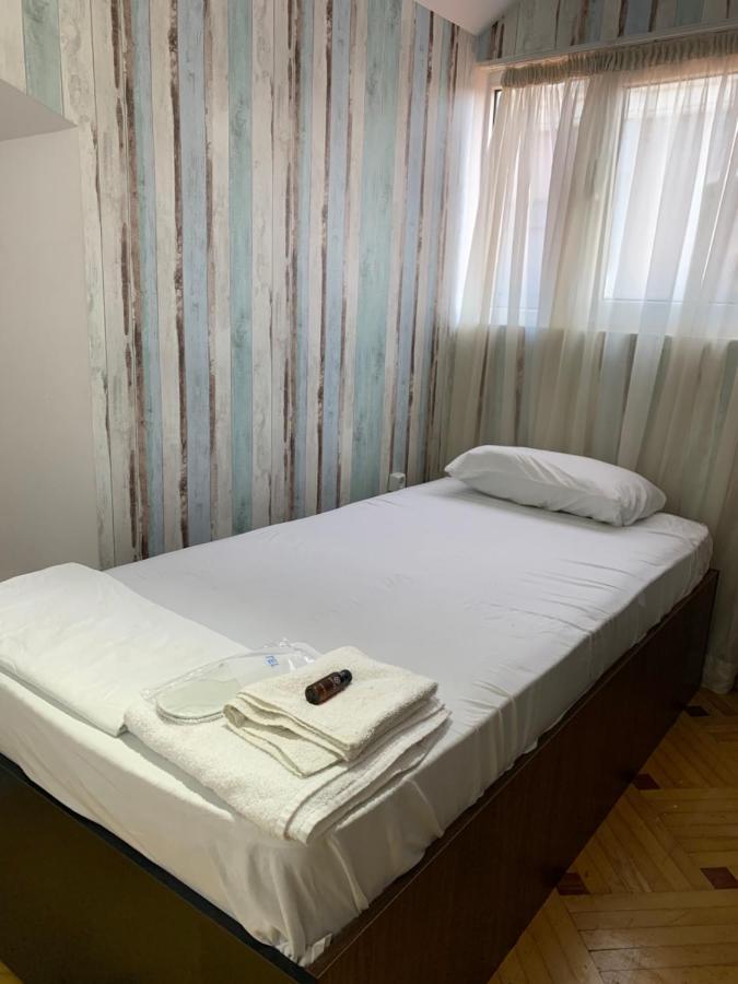 Gorgona Hostel Batoemi Buitenkant foto