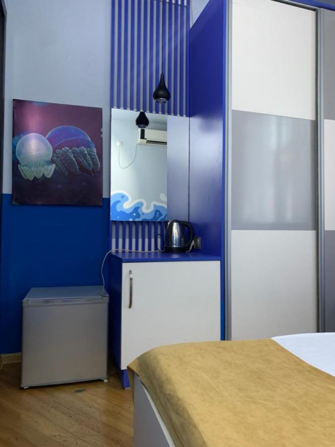 Gorgona Hostel Batoemi Buitenkant foto