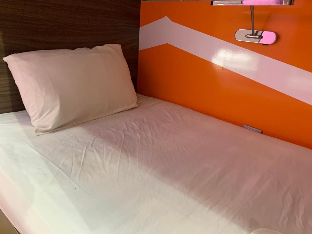 Gorgona Hostel Batoemi Buitenkant foto
